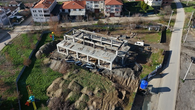 Başkan Yusuf Alemdar’ın talimatıyla Mekece’de başlatılan sosyal tesis projesi hızla ilerliyor