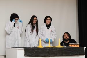 Bursa'da kız öğrencilere özel Bilim Günü programı bilimsel farkındalık sağladı